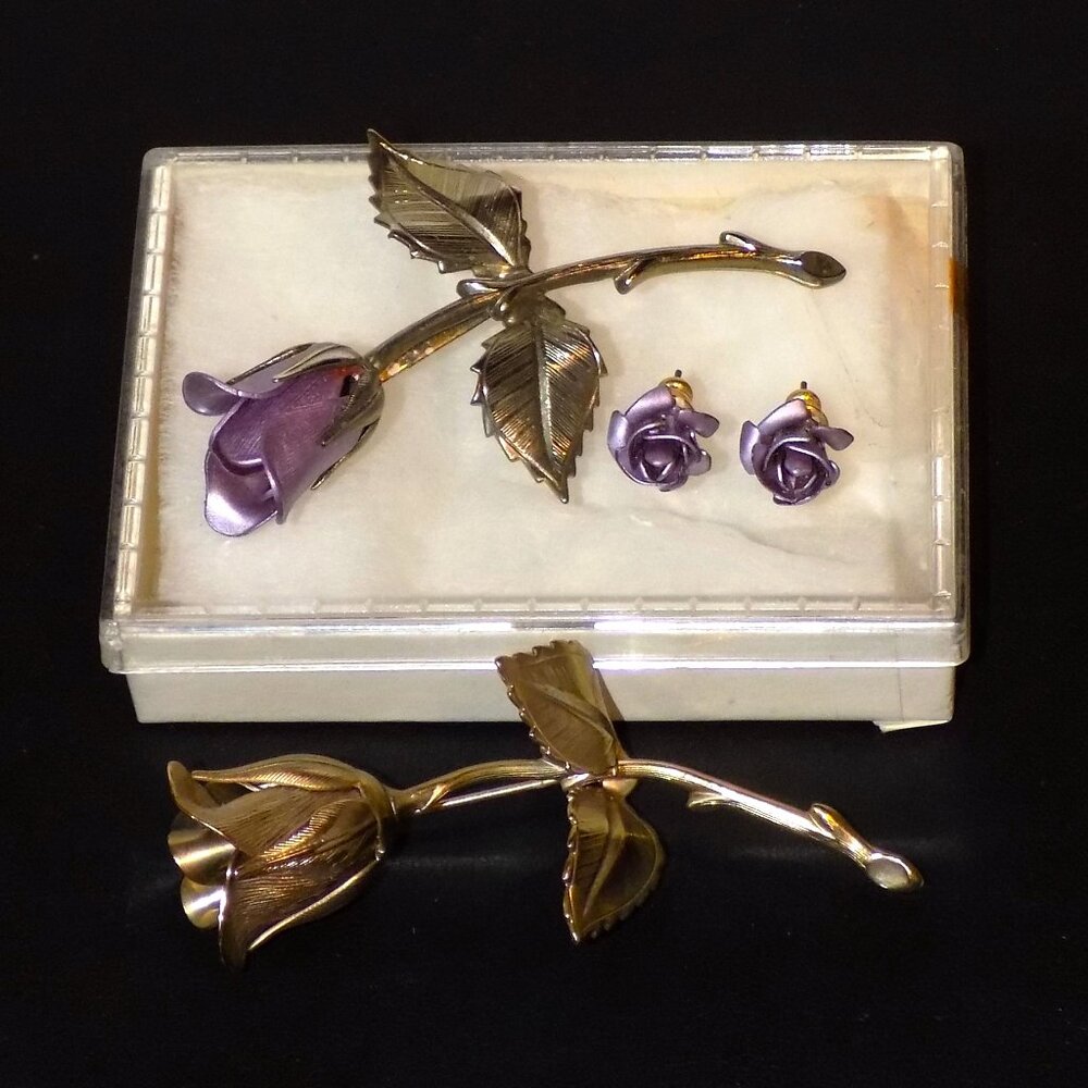 Vintage Metal Long Stem Rose Brooches & Stud Earrings Set Metallic Lavender